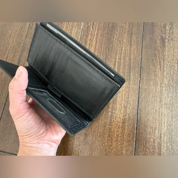 Lord & Taylor check book holder/wallet - Picture 2 of 14